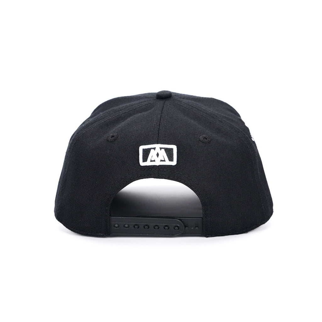 [PRE-ORDER - SHIPS BEGINNING OF NOVEMBER] ‘7’ Premium SnapBack - Black/White